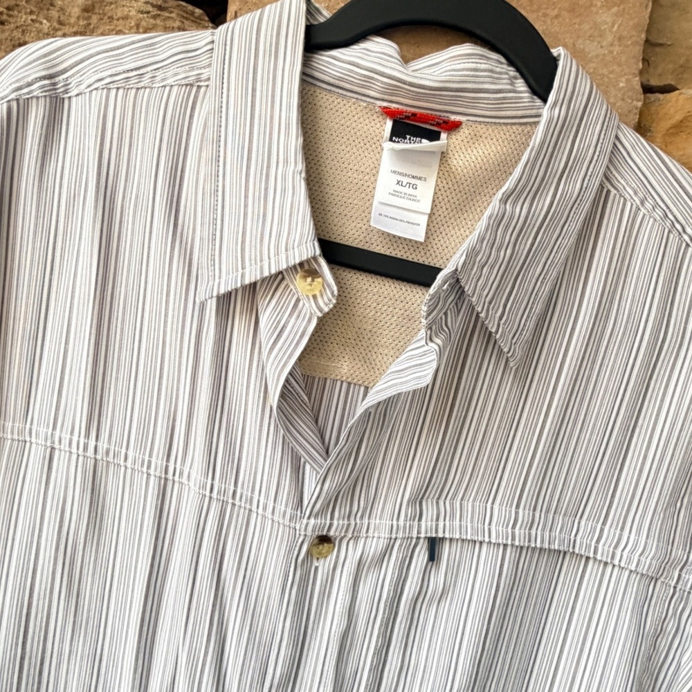 The North Face Mens XL Striped Short Sleeve Button Up Shirt Hiking Outdoors Camp